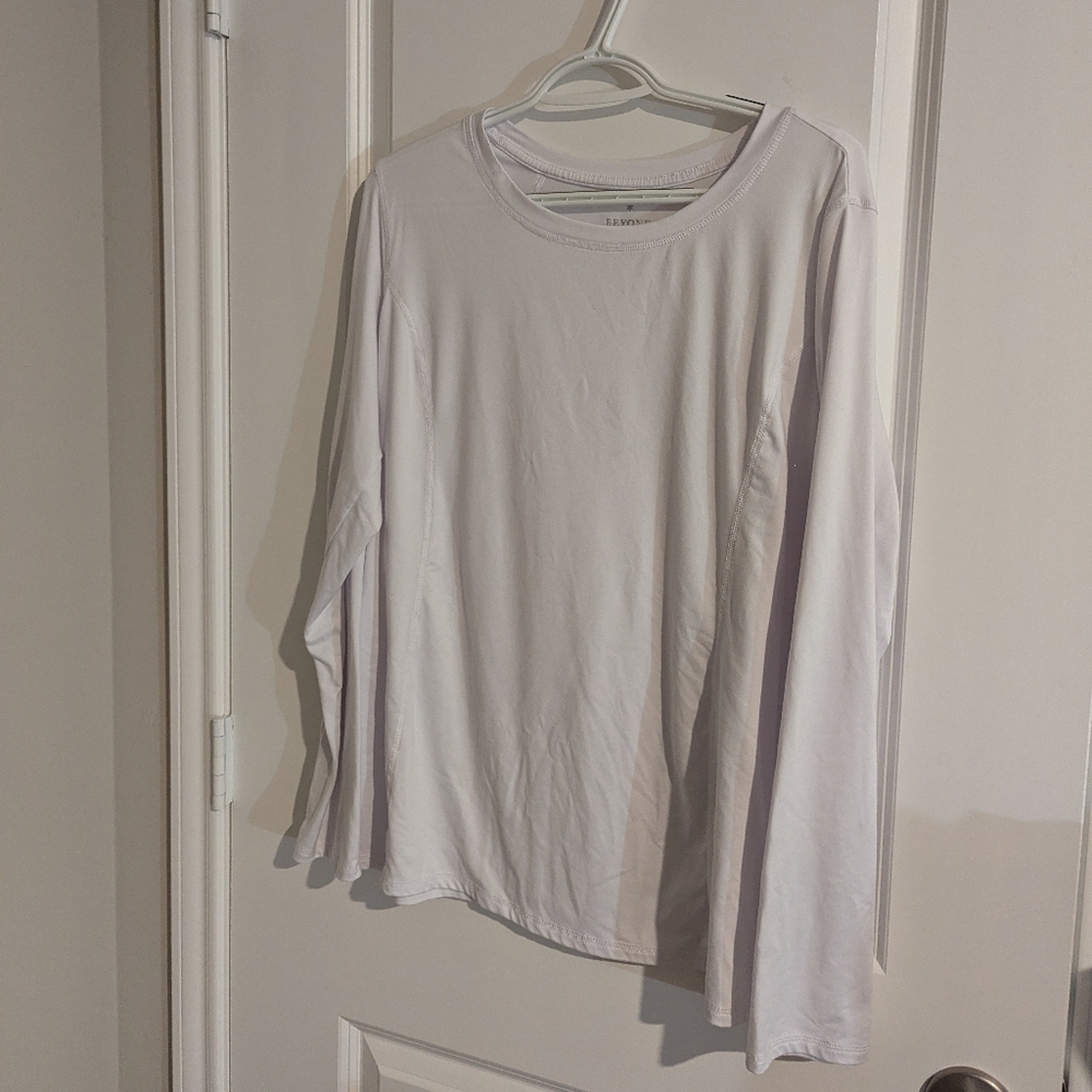 Scrubs And Beyond White Underscrub/Long Sleeve Shirt Size XL